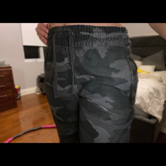 army aritzia pants - Picture 2 of 3
